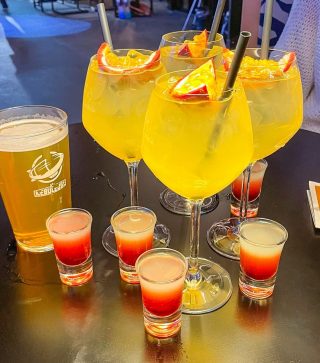 Avez-vous déjà goûté à nos cocktails nommé les « Loris Banane verte » ? 🍹🍌💚Ce cocktail à base de liqueur de banane va vous faire chavirer ! 🔥#cocktail #cocktails #bar #drinks #bartender #drink #mixology #gin #cocktailbar #drinkstagram #food #mixologist #wine #instagood #cocktailsofinstagram #beer #happyhour #alcohol #bartenderlife #party #cheers #vodka #barman #drinkup #rum #cocktailtime #love #cocktailporn #craftcocktails #liquor